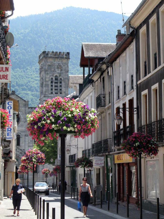 Appartement Proche Station Bagnères-de-Luchon Buitenkant foto